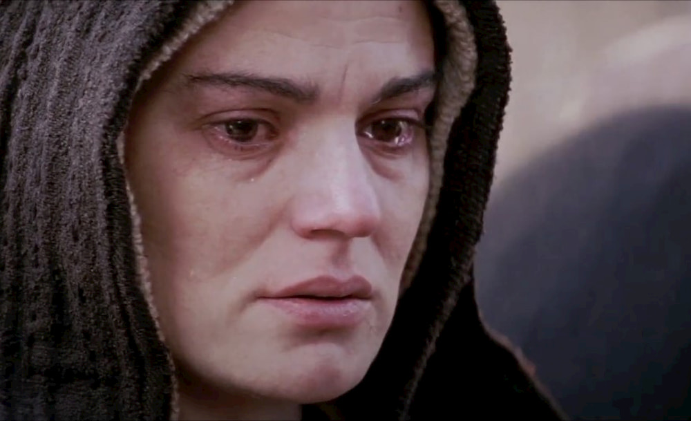 Maria chorando em Paixão de Cristo