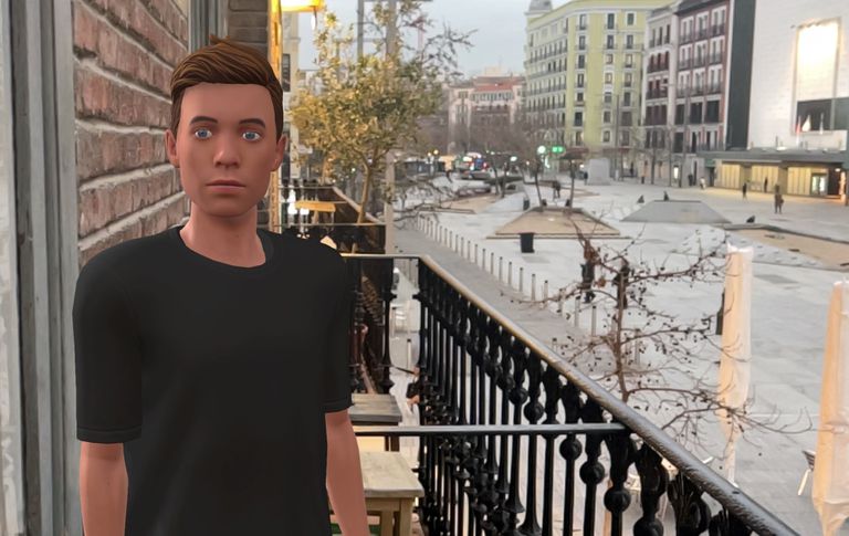 A realidade aumentada mostra Lucas na varanda de um apartamento em Madri.
